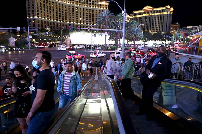 Tourists Return to Vegas