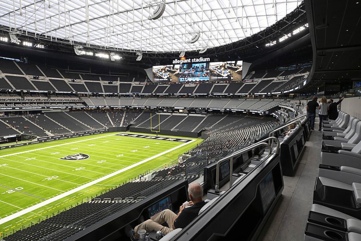 NFL Draft: Raiders host fans at Allegiant Stadium for party, NFL Draft