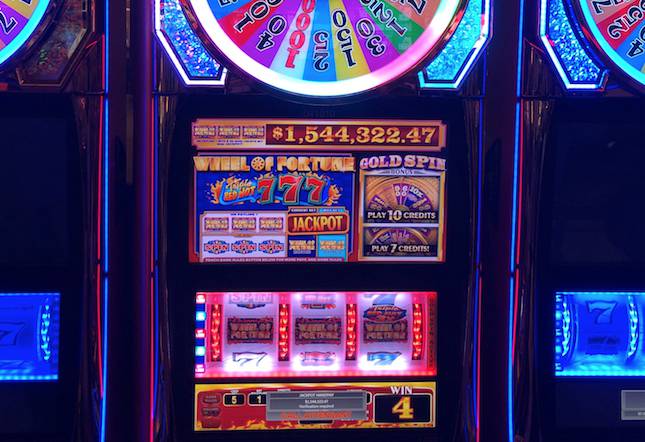 Slot player hits $1.5 million jackpot at Las Vegas Strip resort - Las Vegas  Sun Newspaper