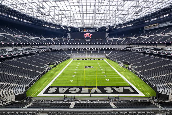 Raiders get familiar with fan-filled Allegiant Stadium, imagine home ...