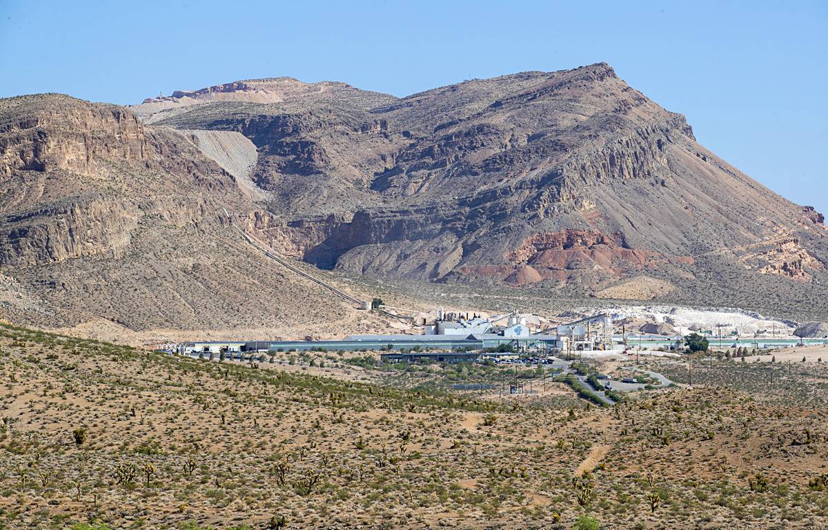 Plan for housing Red Canyon gets permit OK despite - Las Vegas News