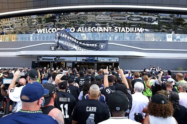 No ordinary preseason game as Raiders celebrate full home stadium in  victory - Las Vegas Sun News