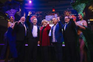 From left, LVCVA Vice President of Marketing Fletch Brunelle, Las Vegas Events President Pat Christenson, Mayor Carolyn Goodman, Clark County Commission Vice Chairman Jim Gibson and Scott Cooper, Fireworks by Grucci Director of Business Development, attend an announcement for the return of Americas Party fireworks display at the Fashion Show Mall Thursday, Dec. 16, 2021.