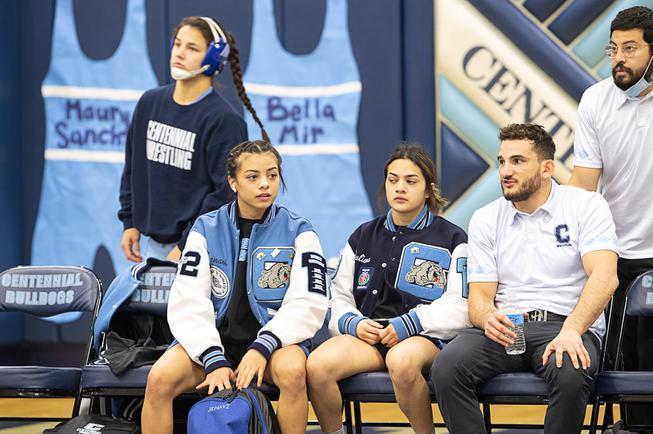 Girls Wrestling At Centennial Jenavi Alejandro Left And Her Sister 