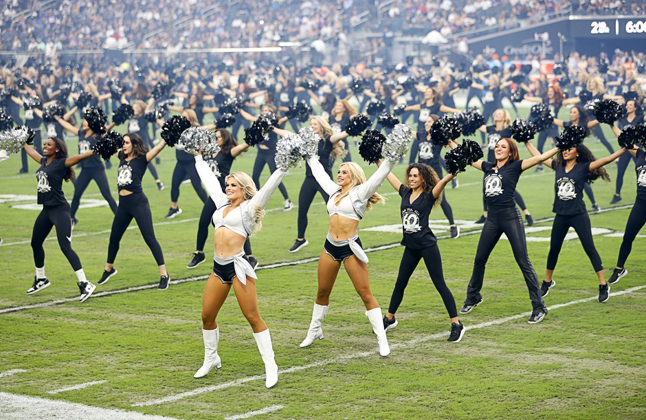 Las Vegas Raiders on X: PHOTOS - Raiderettes Week 15: