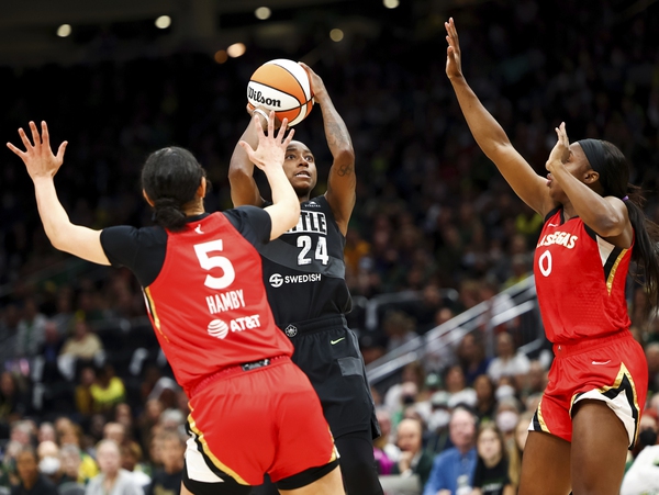 WNBA playoffs: Las Vegas Aces beat Seattle Storm in OT in Game 3