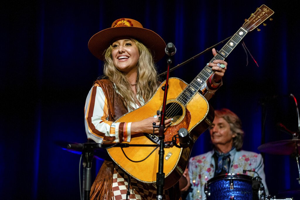 Lainey Wilson leads CMA Awards nominations in her 1st year Las Vegas