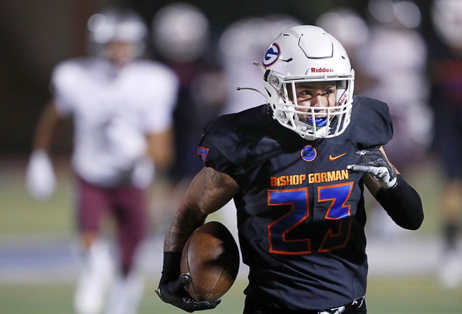 Bishop Gorman Shuts Out Hamilton 45 0 Bishop Gorman wide receiver