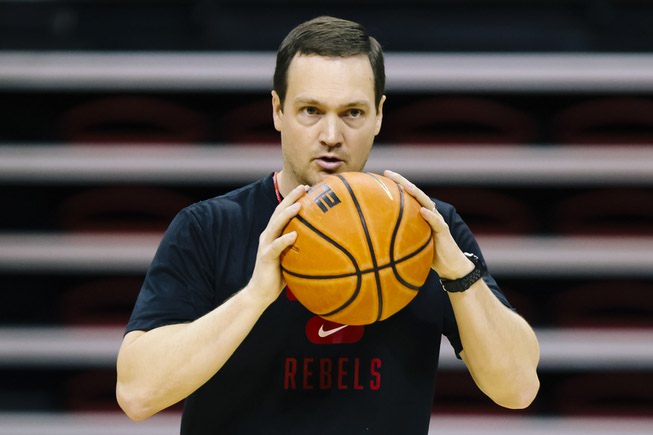 Kruger putting finishing touches on UNLV basketball schedule - Las Vegas Sun Newspaper
