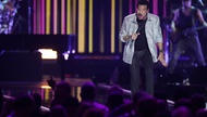 Lionel Richie, who most recently performed his “King of Hearts” residency at the Encore Theater at Wynn Las Vegas in October 2025, announced an unexpected intermission about 55 minutes into his set at Grand Casino Arena in St. Paul.