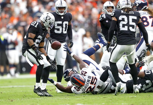 Josh Jacobs, defense lead Raiders to 1st win, 32-23 over Broncos