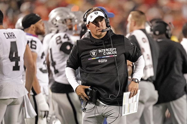 Raiders' Adams pushes photographer to ground after MNF loss