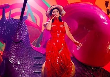 Katy Perry dominates the Strip with ‘Play’