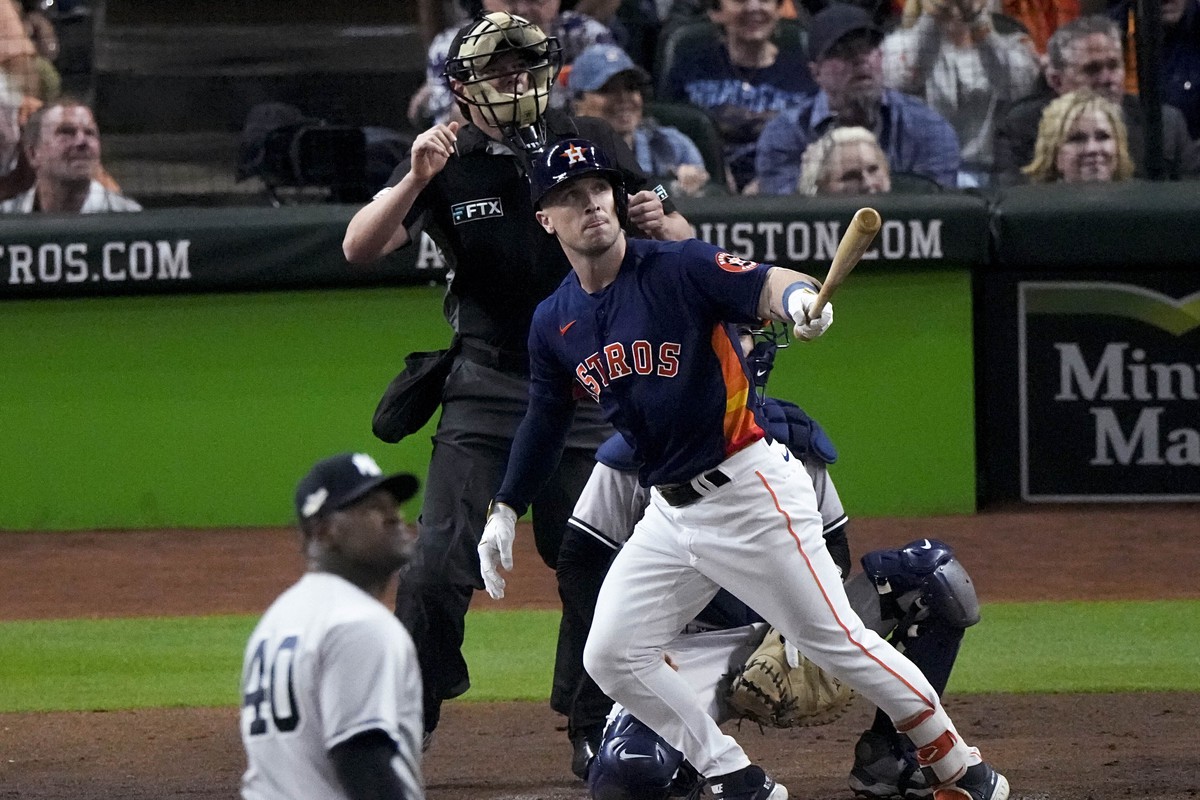 Bregman'S Night To Remember: Standing Ovation, Hr, And Astros Victory! - 31mm5jf