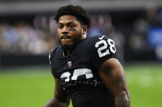Josh Jacobs returns to Raiders on new one-year contract - Las
