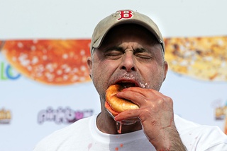 Man Earns $3,500 Eating Bagels