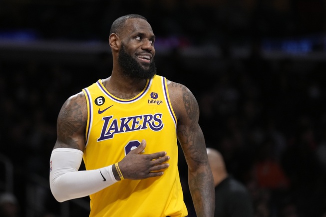 LeBron, Giannis chosen as captains for All-Star Game - Las Vegas Sun News