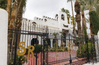 The real estate market in Las Vegas has gotten a bit wilder with the mansion of internationally known late magicians Siegfried & Roy up for sale, touting homeowner essentials like central air conditioning … and tiger cages. It entered the Las Vegas housing market ...

