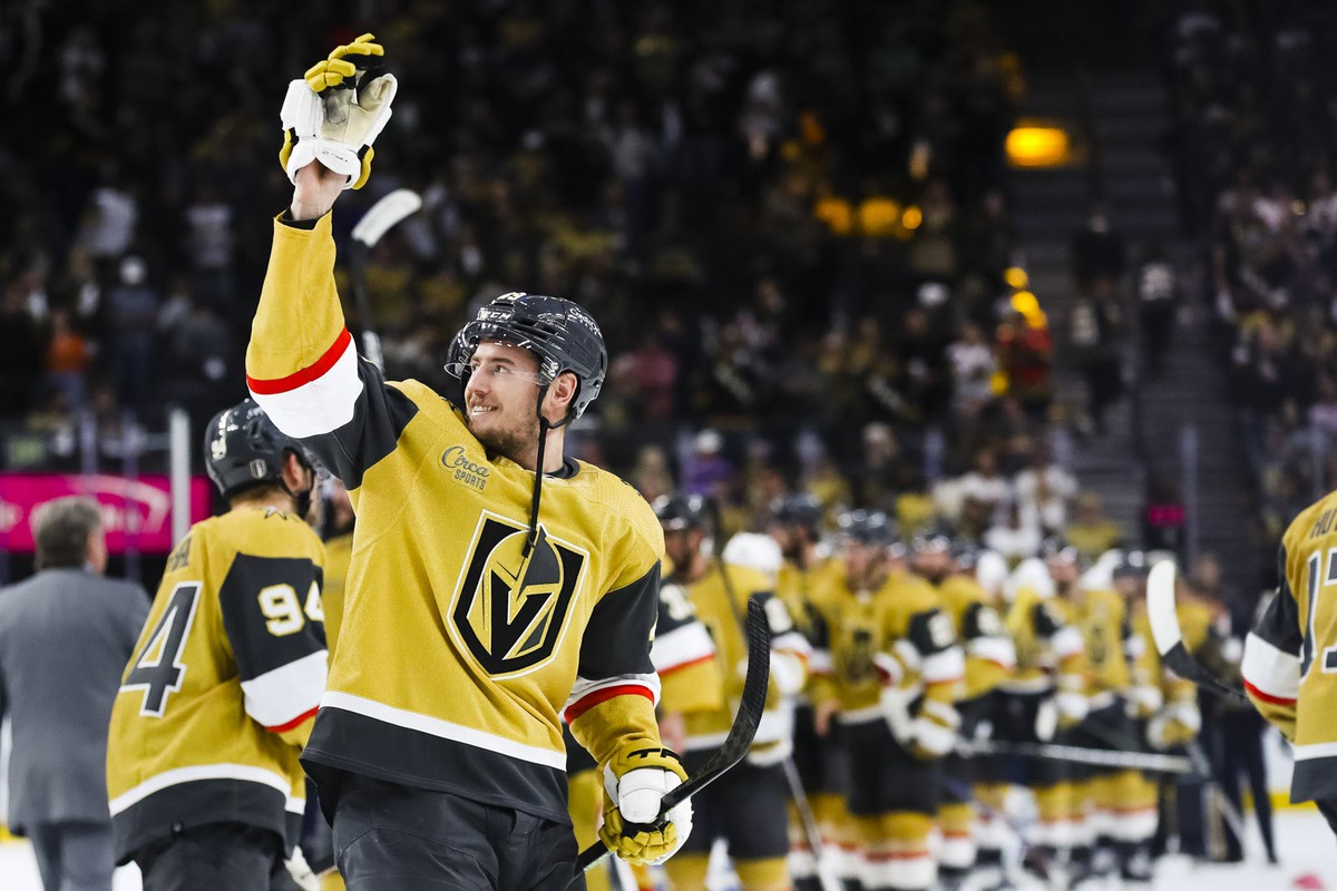 Golden Knights trade Reilly Smith to the Penguins and re-sign Ivan