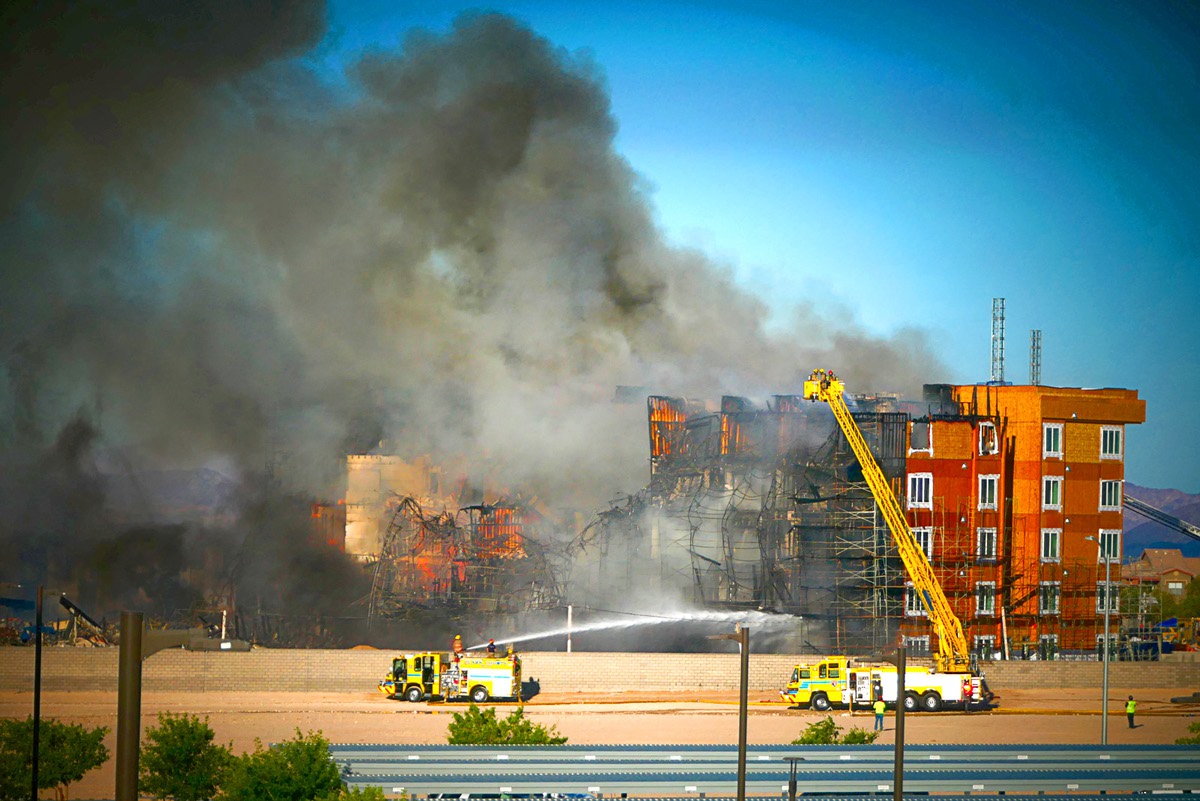 Crews battling building fire in southwest Las Vegas Las Vegas Sun News