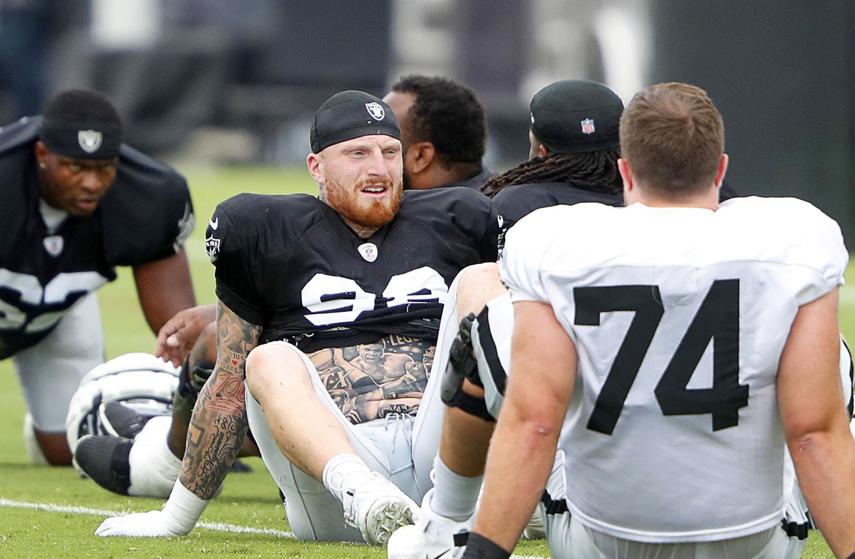 Las Vegas Raiders defensive end Maxx Crosby (98) looks on against