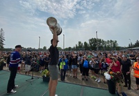 Golden Knights forward Brett Howden wasn’t going to let the rain put a damper on his day with the Stanley Cup. Standing in a downpour at the Pine Ridge Golf Club in Manitoba, Canada, Howden played ...