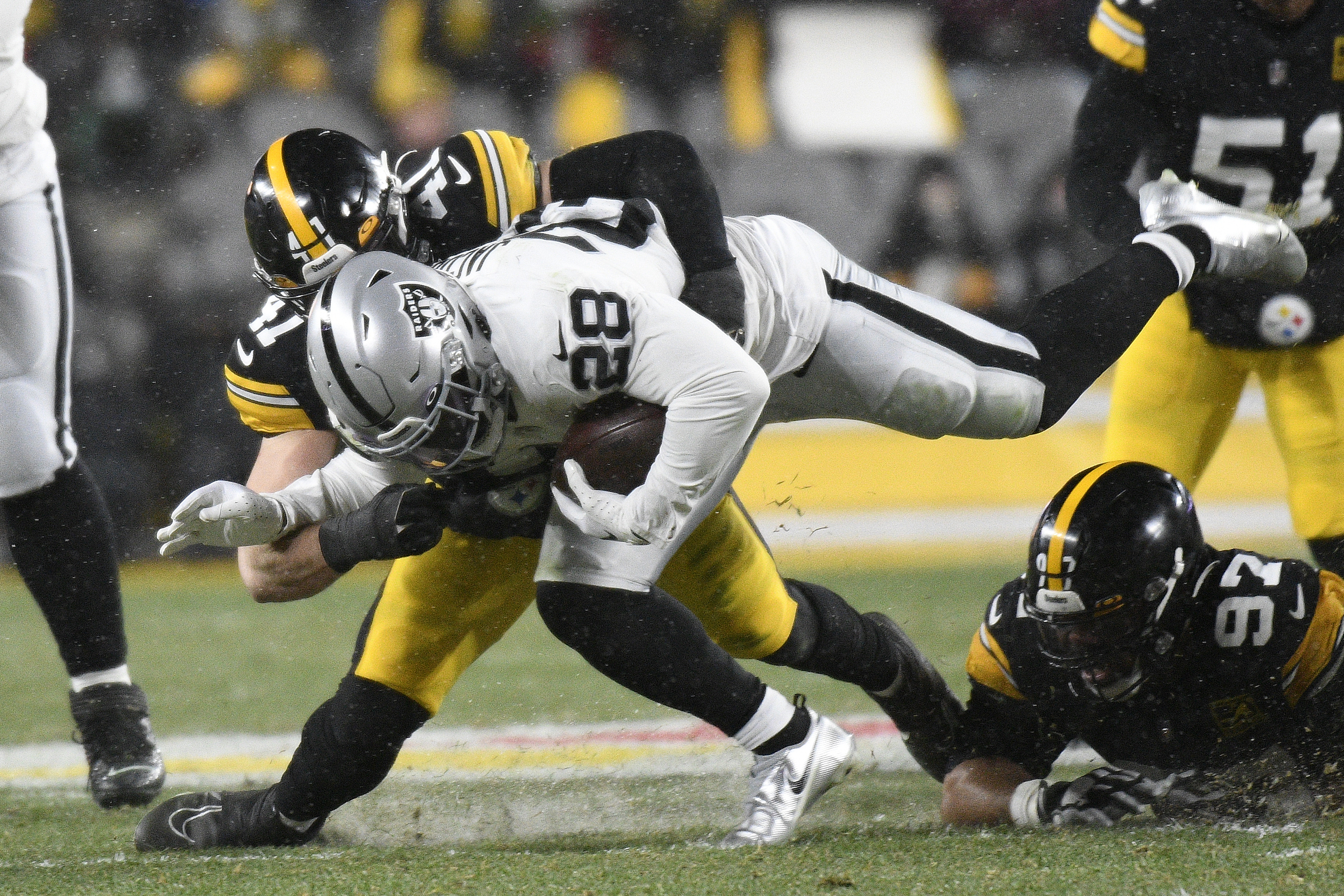 Pittsburgh Steelers inside linebacker Robert Spillane (41) tackles