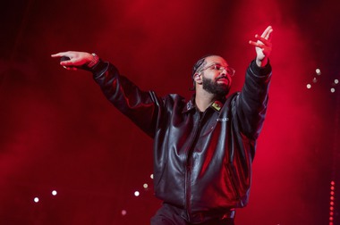 When Drake, the acclaimed singer and rapper, finally made his appearance Friday and descended a lower-bowl stairway at the center of T-Mobile Arena on his way to the stage, the crowd was beyond being full of anticipation.

