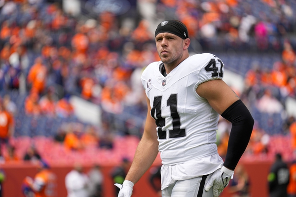 Pittsburgh Steelers inside linebacker Robert Spillane (41) tackles