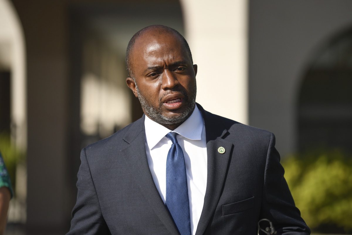 California education chief Tony Thurmond says he’s running for governor in 2026 Photo