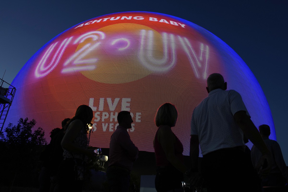 U2 concert uses stunning visuals to open massive Sphere venue Las