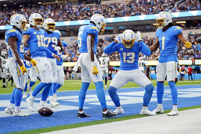 Los Angeles Chargers wide receiver Keenan Allen (13) celebrates