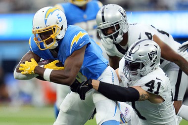 Photograph: Raiders vs Chargers - Las Vegas Weekly