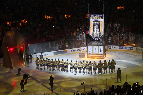 Golden Knights raise Stanley Cup banner in 'freaking cool' fashion - Las  Vegas Sun News