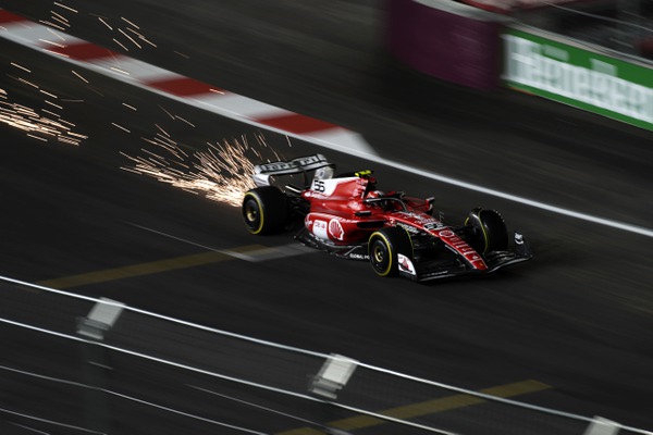 F1 off to rough Las Vegas start. Ferrari damaged, fans told to leave before  practice ends at 4 a.m.