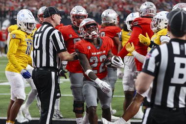 UNLV Rebels running back Jai’Den Thomas (22) scores a touchdown during the second half of a college football game against the San Jose State Spartans at Allegiant Stadium Saturday, Nov. 25, 2023.