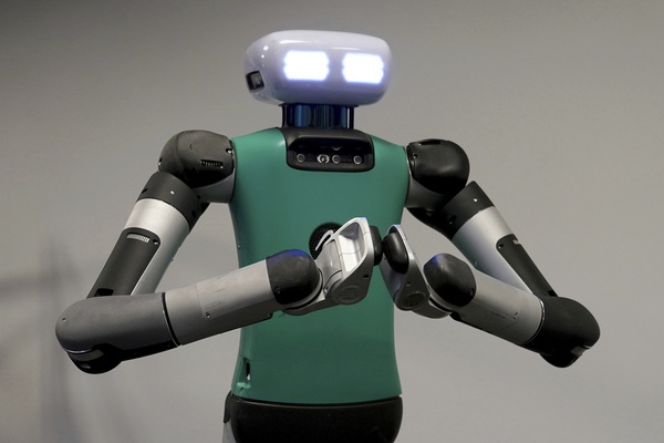 Humanoid robots are here, but they're a little awkward. Do we really need  them? - Las Vegas Sun News