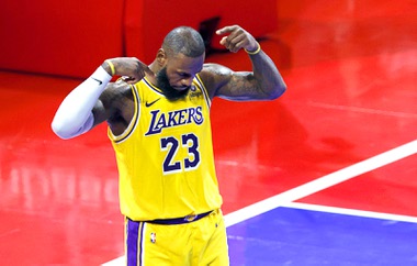 Los Angeles Lakers forward LeBron James (23) gestures after making a basket against the New Orleans Pelicans during the second half of an NBA In-Season Tournament semifinal game at T-Mobile Arena Thursday, Dec. 7, 2023, in Las Vegas.