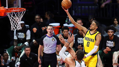 Pacers continue thrilling tournament run with win over Bucks in semifinals