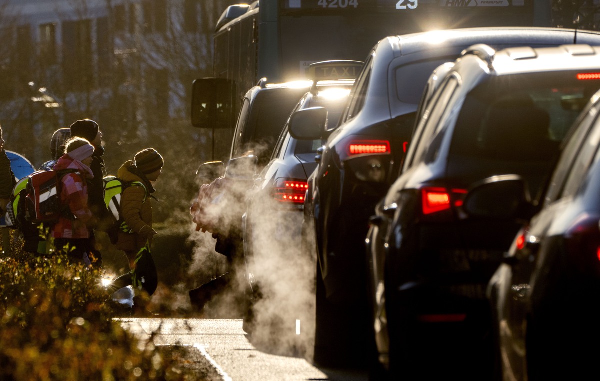 Zero-emission goal still eludes the EU, where most cars emit the same CO2 levels as 12 years ago