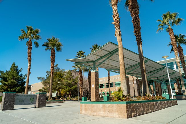 Photograph : Rancho High School Exterior - Las Vegas Sun News