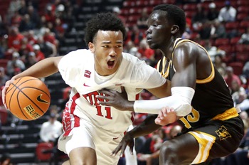 UNLV Defeats Wyoming for Third Straight Win