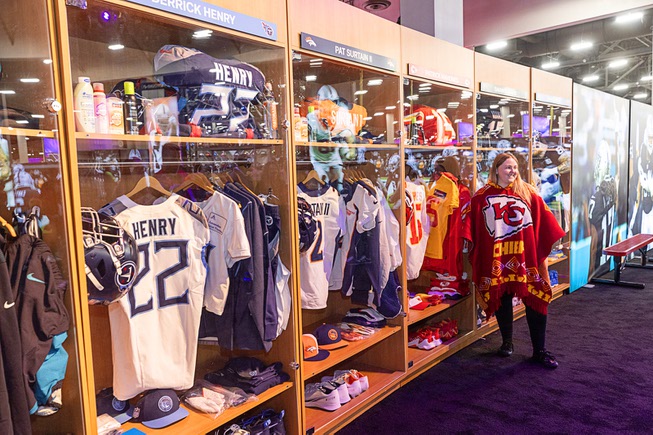 Photograph : Super Bowl Experience Opens - Las Vegas Sun News