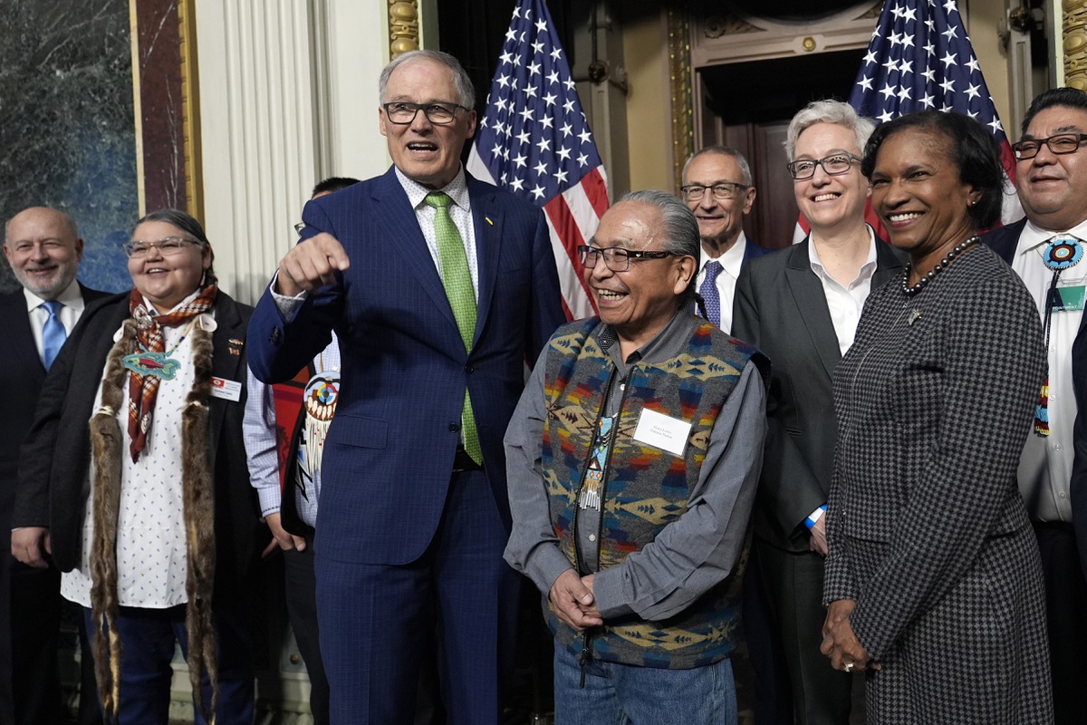 White House, tribal leaders hail 'historic' deal to restore salmon runs in Pacific Northwest