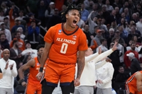 Connecticut is an 8.5-point favorite against Illinois in a game the metrics unanimously agree pits the two best offensive teams in the nation. ...