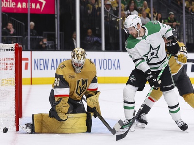 Golden Knights Fall to Stars in Game 4, 4-2