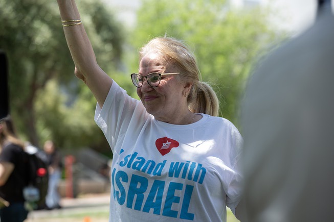 Israeli supporter Ruth Zaray demonstrates during a pro Palestine rally on UNLV’s campus Wed. May 1, 2024.