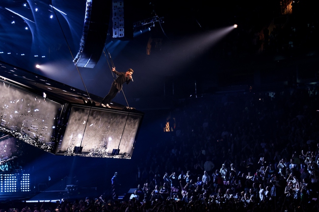 Floating stage performance caps an unforgettable Justin Timberlake 