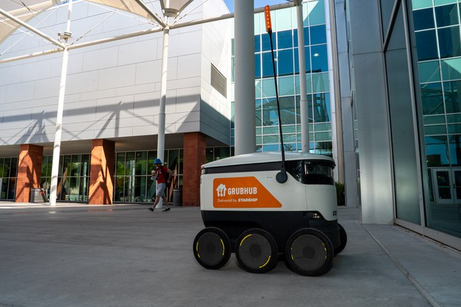 Starships Technologies & Grubhub Delivery Robot