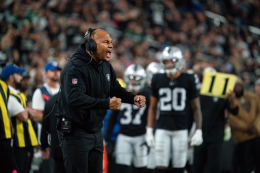 How promoting Antonio Pierce was an outside-the-box decision for the Raiders, and why it just might work